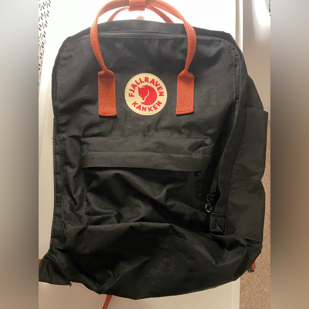 Fjallraven kanken backpack red black